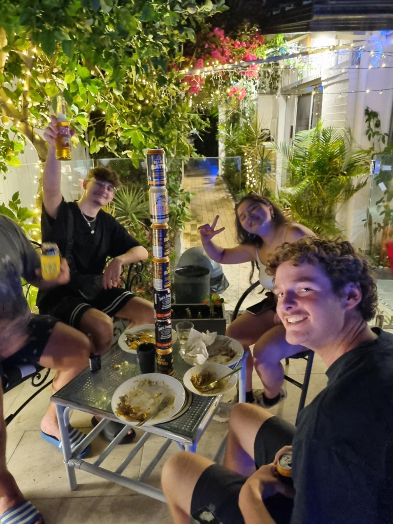 Homestyle Hostel - 18-36Yrs كالوندرا المظهر الخارجي الصورة
